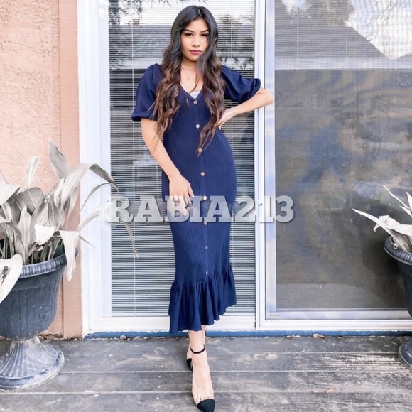 nude knitted dress Elegant Nude Knit Dress with Open Back – Flamingo Fashion